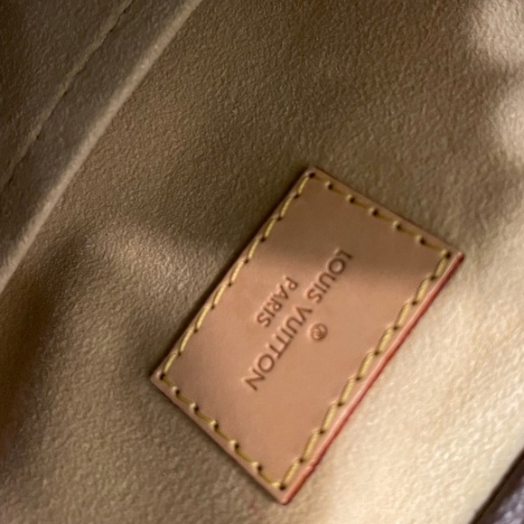 Authentic Louis Vuitton Monogram Canvas Artsy MM Shoulder Bag - Picture 12 of 17